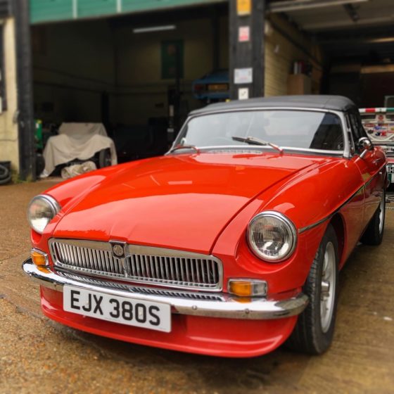 MGB Roadster Wight Classics car garage