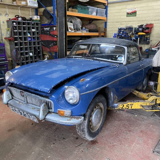 MGB Roadster restoration starting